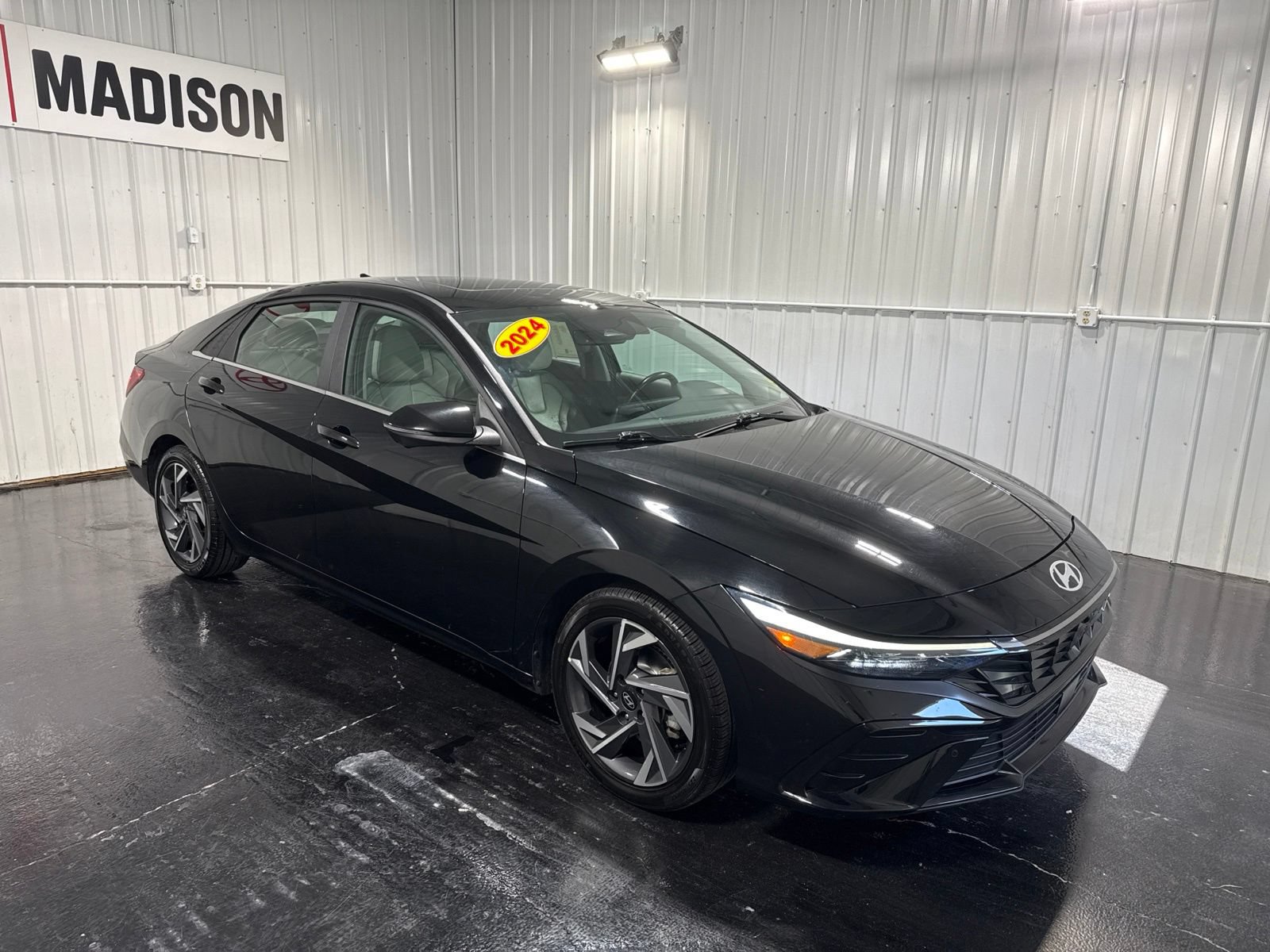Used 2024 Hyundai Elantra Limited FWD image 6