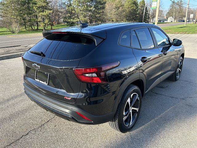 Certified 2024 Chevrolet Trax RS w/ Driver Confidence Package image 5