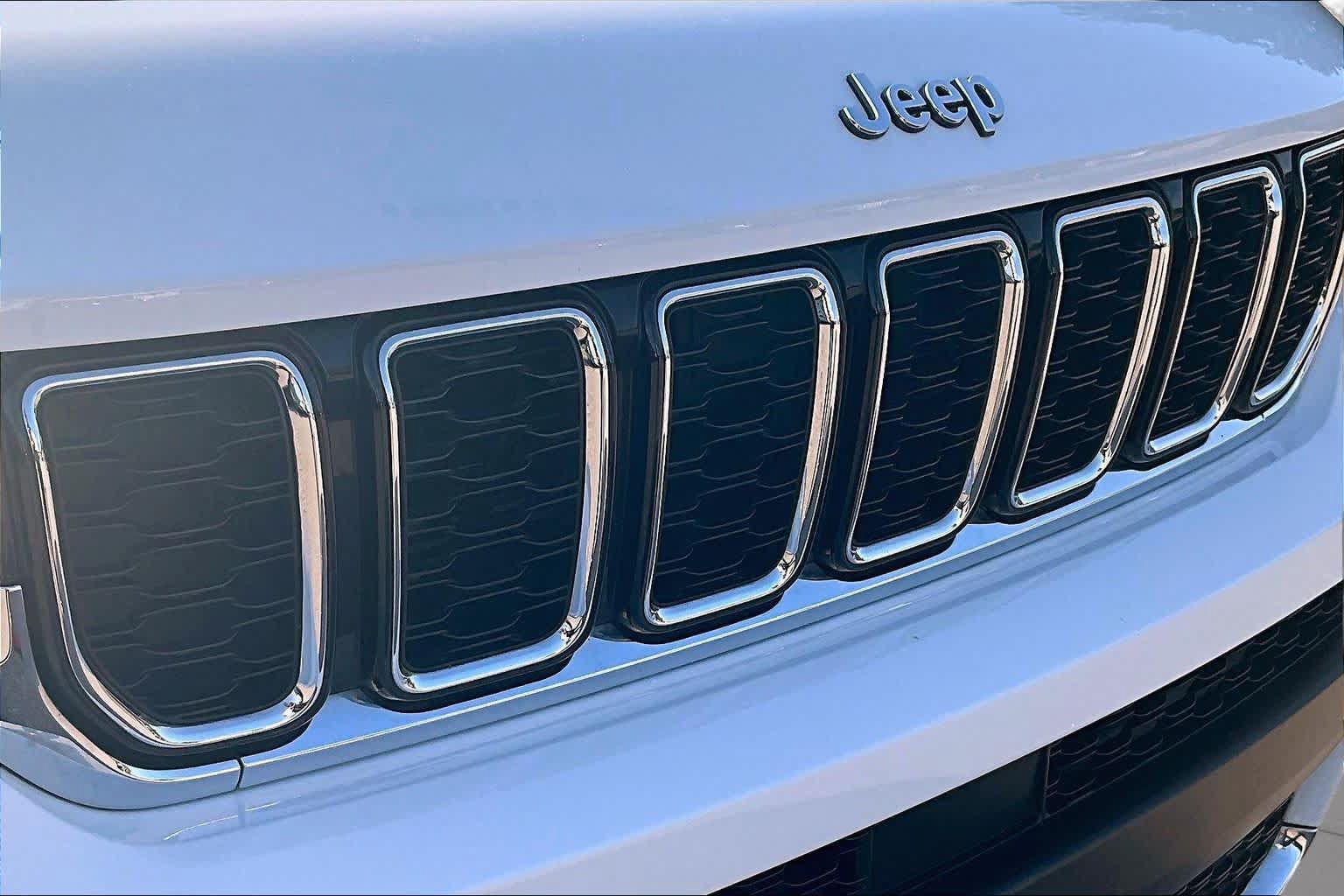 Used 2021 Jeep Grand Cherokee L Limited RWD image 32