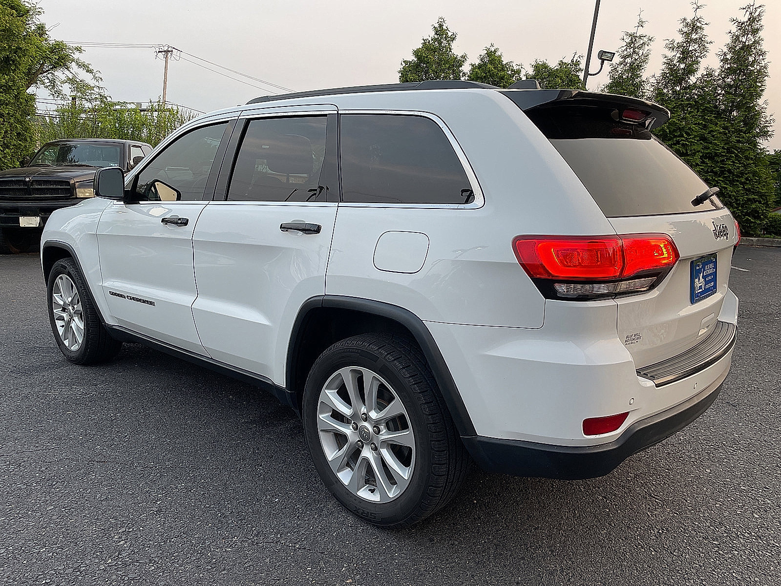 Used 2017 Jeep Grand Cherokee Limited image 7