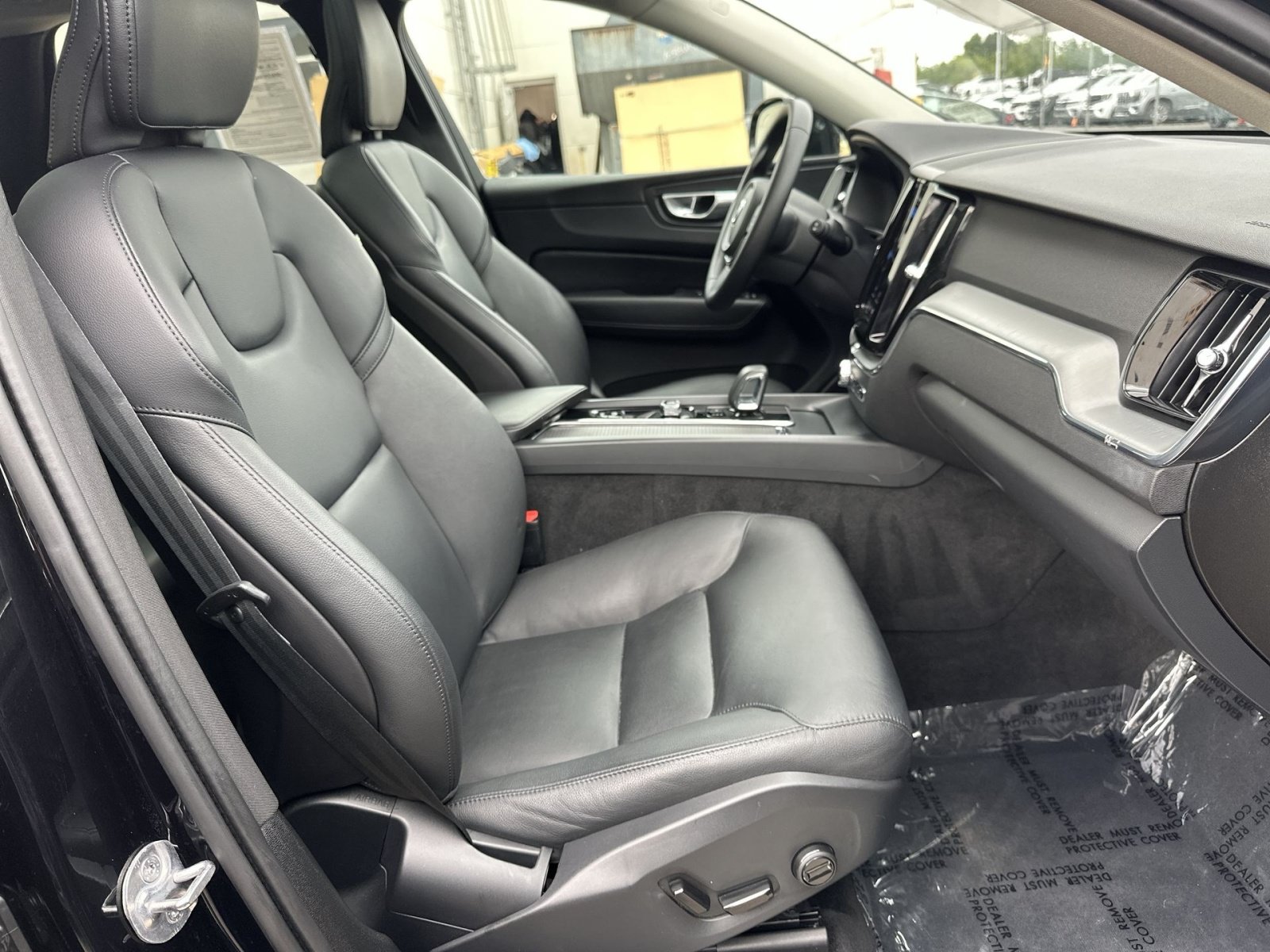 Used 2024 Volvo XC60 B5 Core w/ Climate Package AWD/4WD image 28