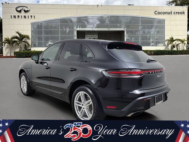 Used 2025 Porsche Macan AWD/4WD image 3