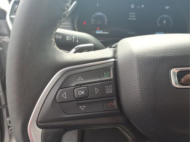 Used 2024 Jeep Grand Cherokee Altitude image 14