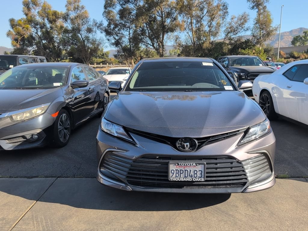 Used 2022 Toyota Camry LE w/ Carpet Mat Package (TMS) FWD image 2