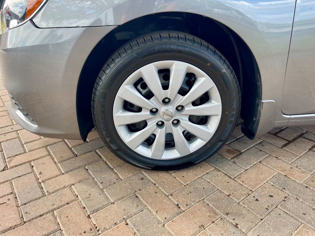 Used 2017 Nissan Sentra S image 8