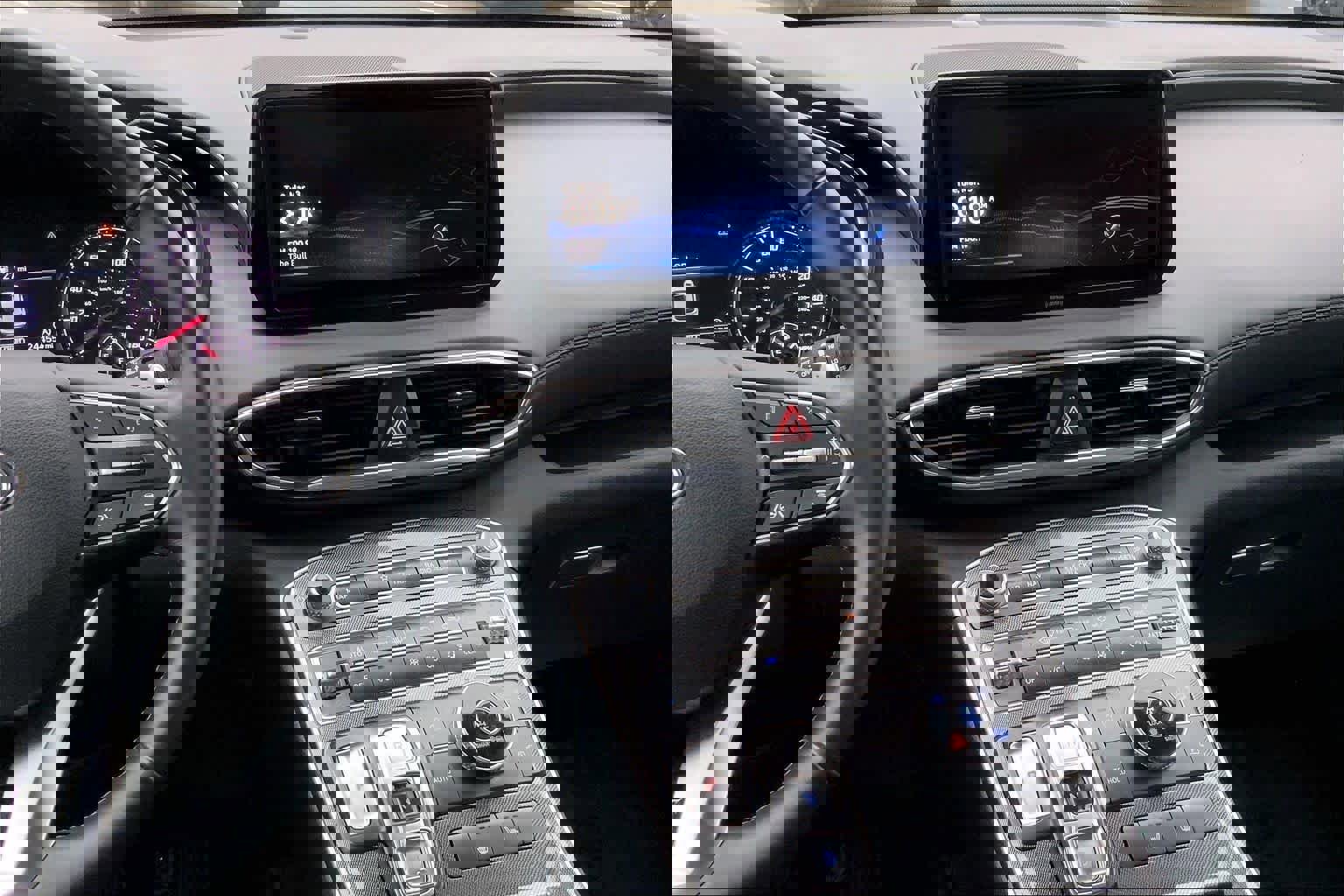 Used 2023 Hyundai Santa Fe SEL w/ Cargo Package image 7