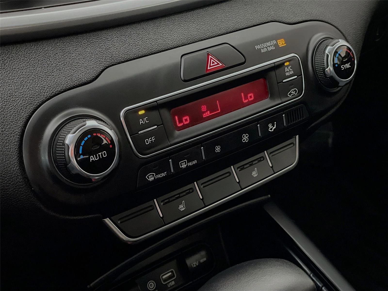 Used 2019 Kia Sorento S image 18