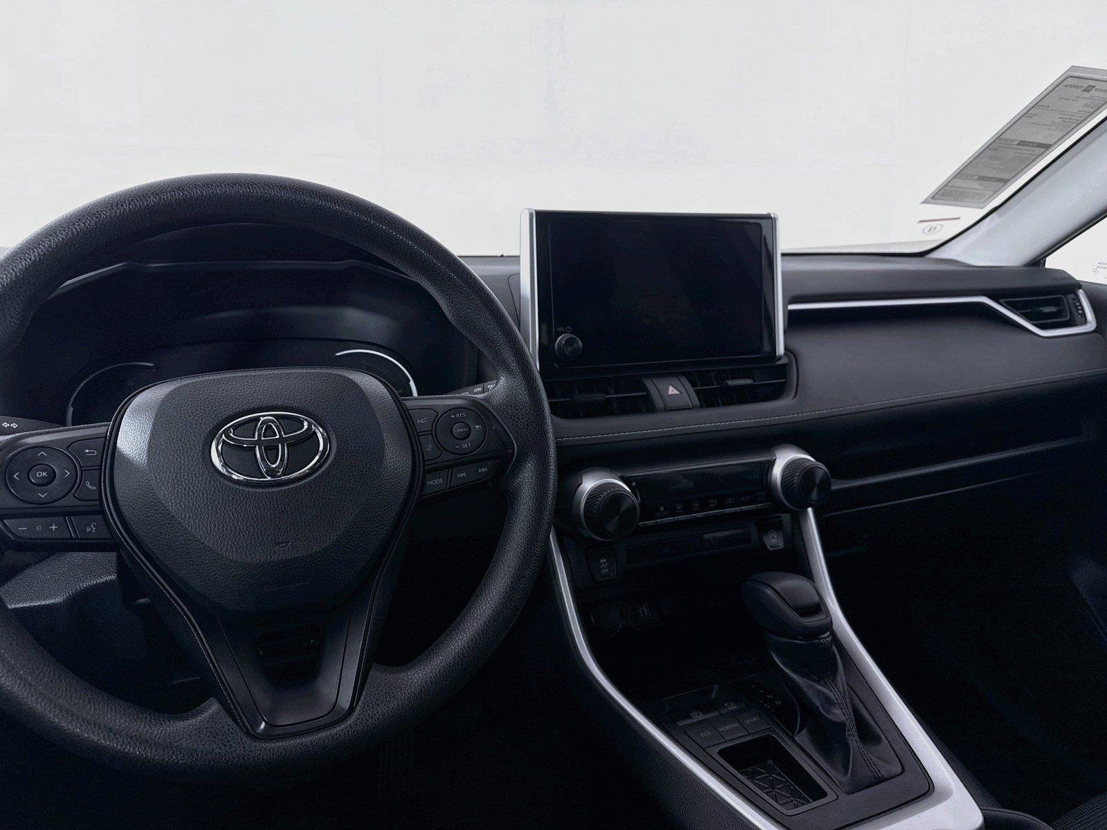 Certified 2025 Toyota RAV4 LE FWD image 29