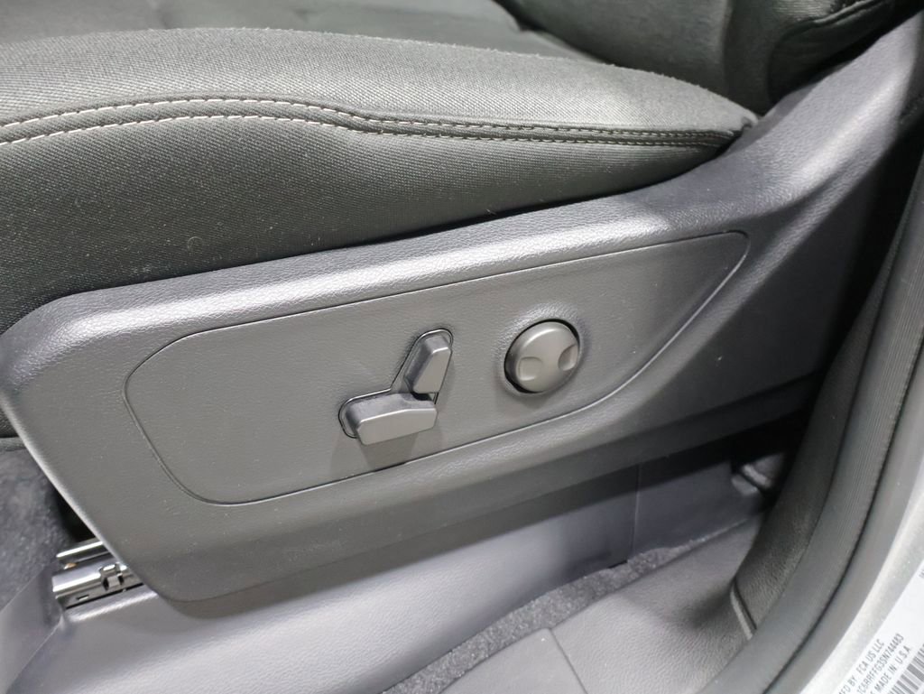 Used 2025 RAM 1500 Big Horn AWD/4WD image 13