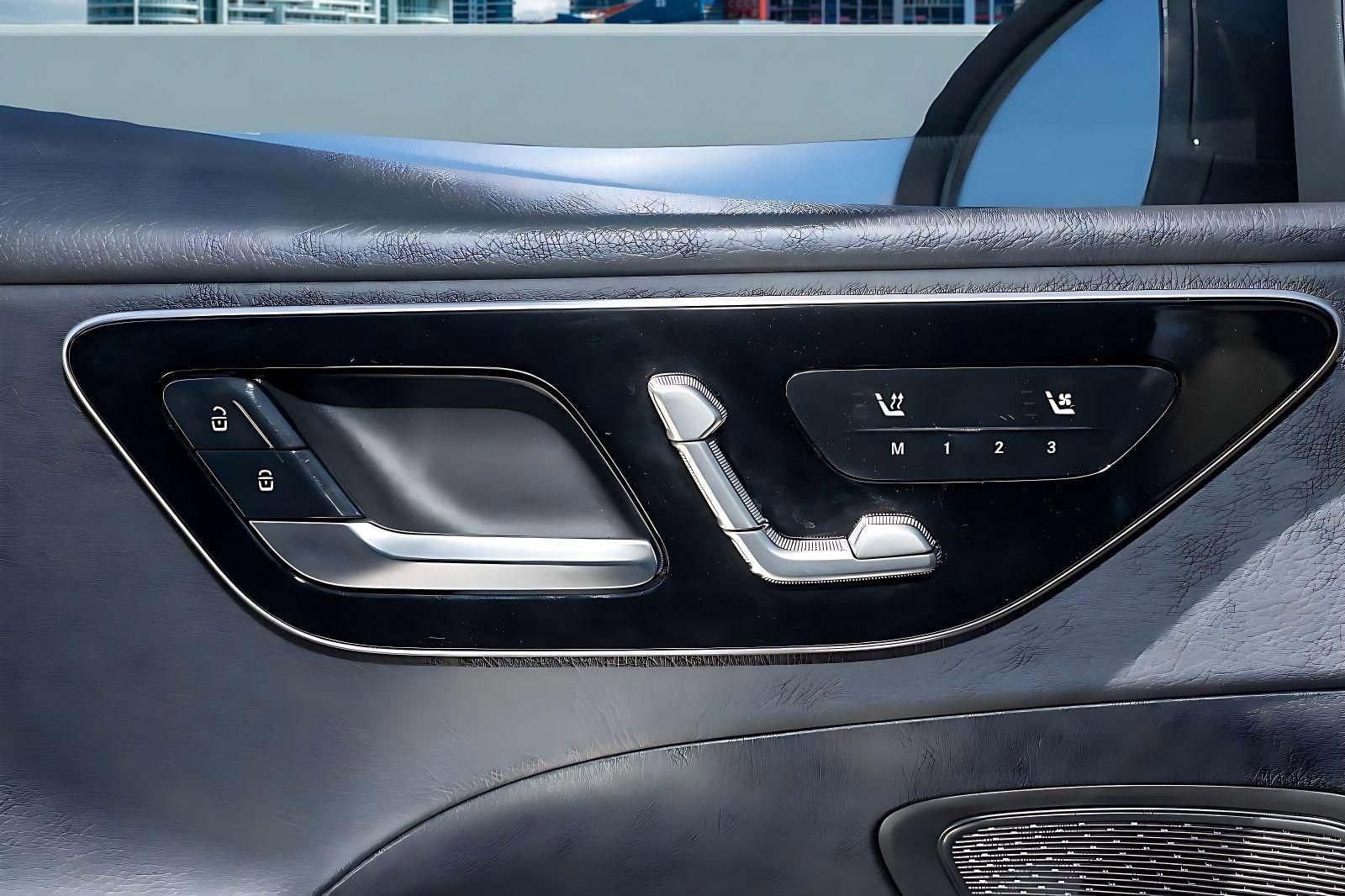 Used 2022 Mercedes-Benz C 300 Sedan image 28