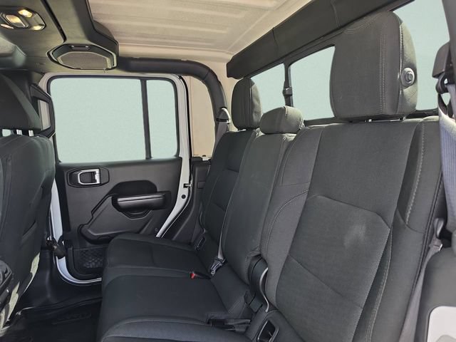 Used 2020 Jeep Gladiator Overland AWD/4WD image 19