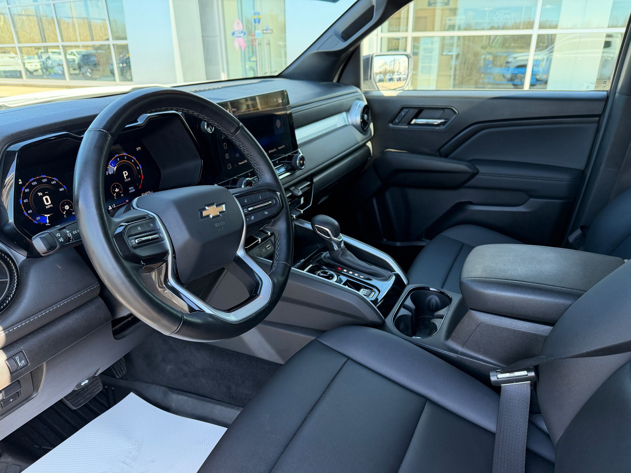 Used 2024 Chevrolet Colorado LT w/ LT Convenience Package III AWD/4WD image 16