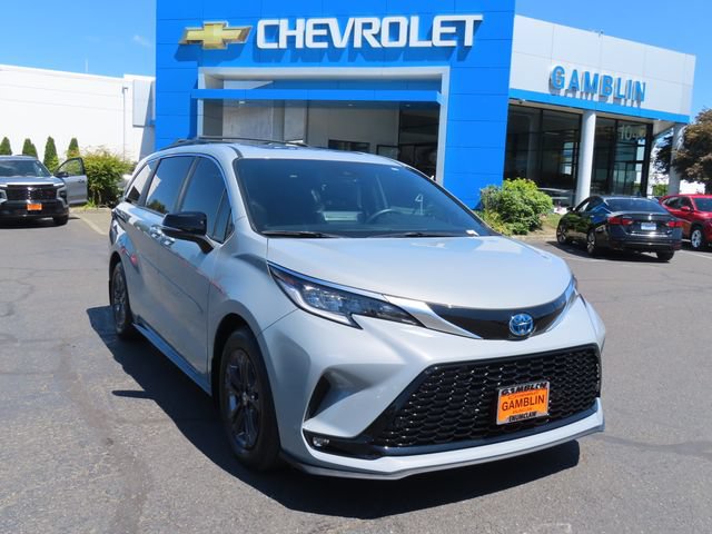 Used 2024 Toyota Sienna XSE w/ XSE Premium Package AWD/4WD image 1