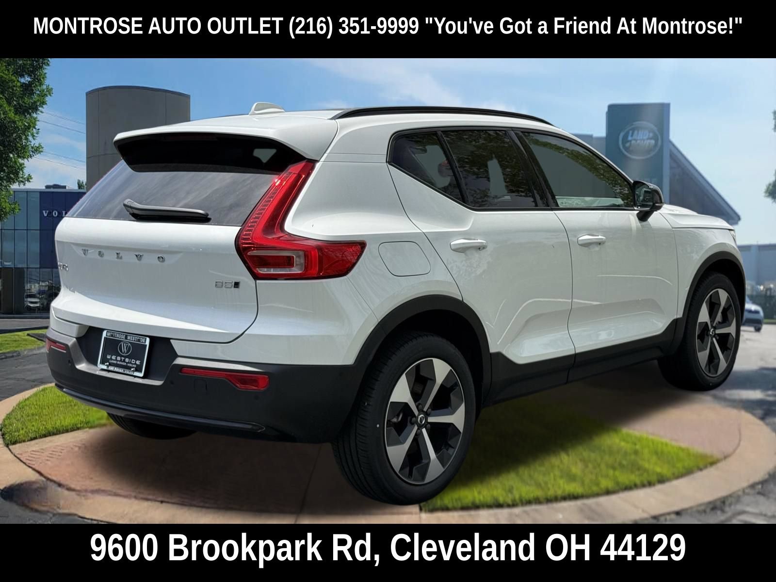 New 2026 Volvo XC40 B5 Plus w/ Protection Package Premier AWD/4WD image 6
