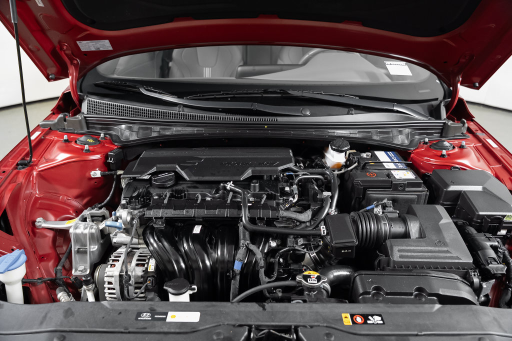 Certified 2025 Hyundai Elantra SEL FWD image 38