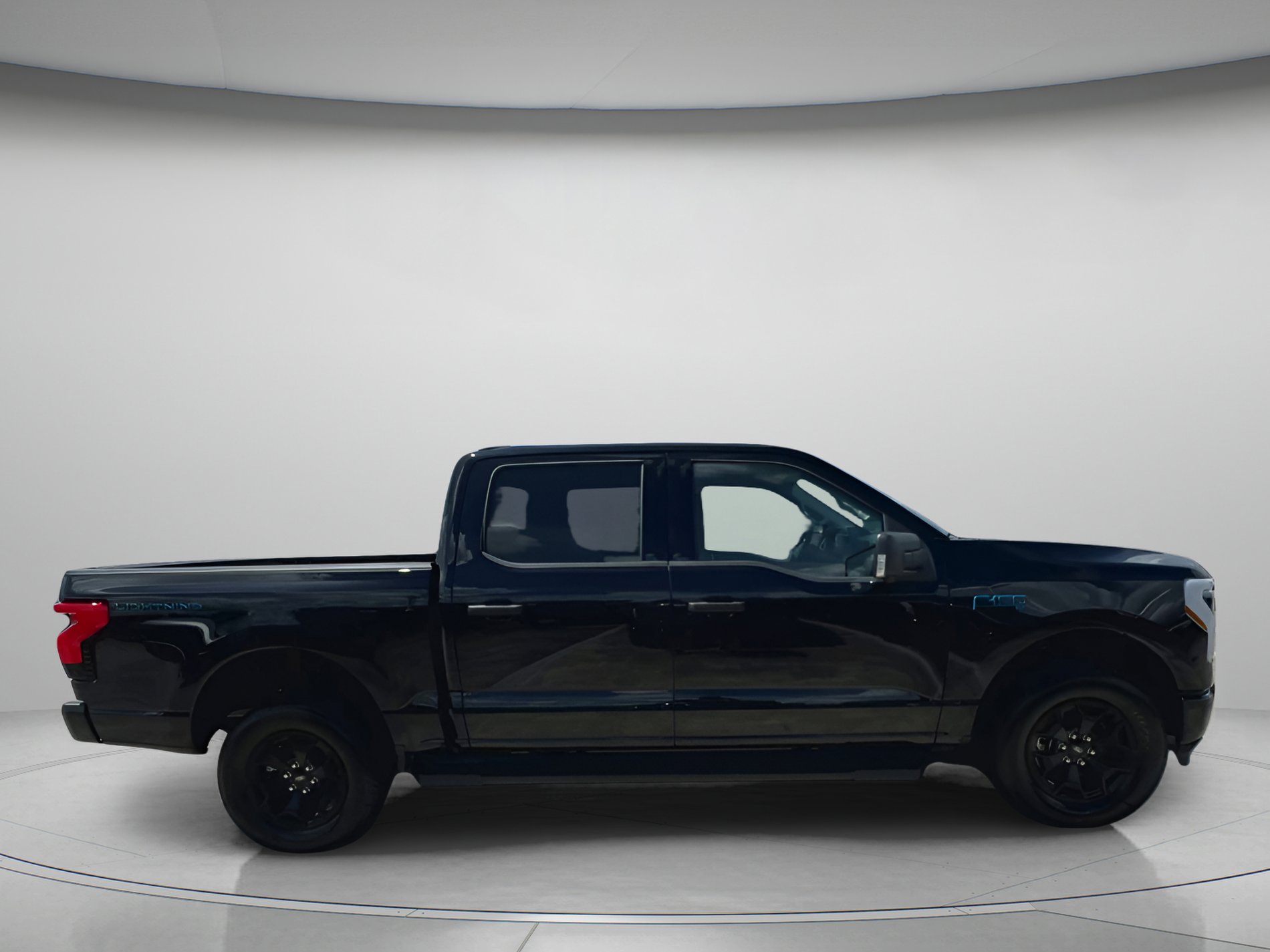 Used 2025 Ford F150 Lightning XLT image 33