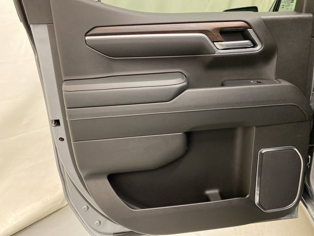 Used 2025 GMC Sierra 1500 SLT image 12