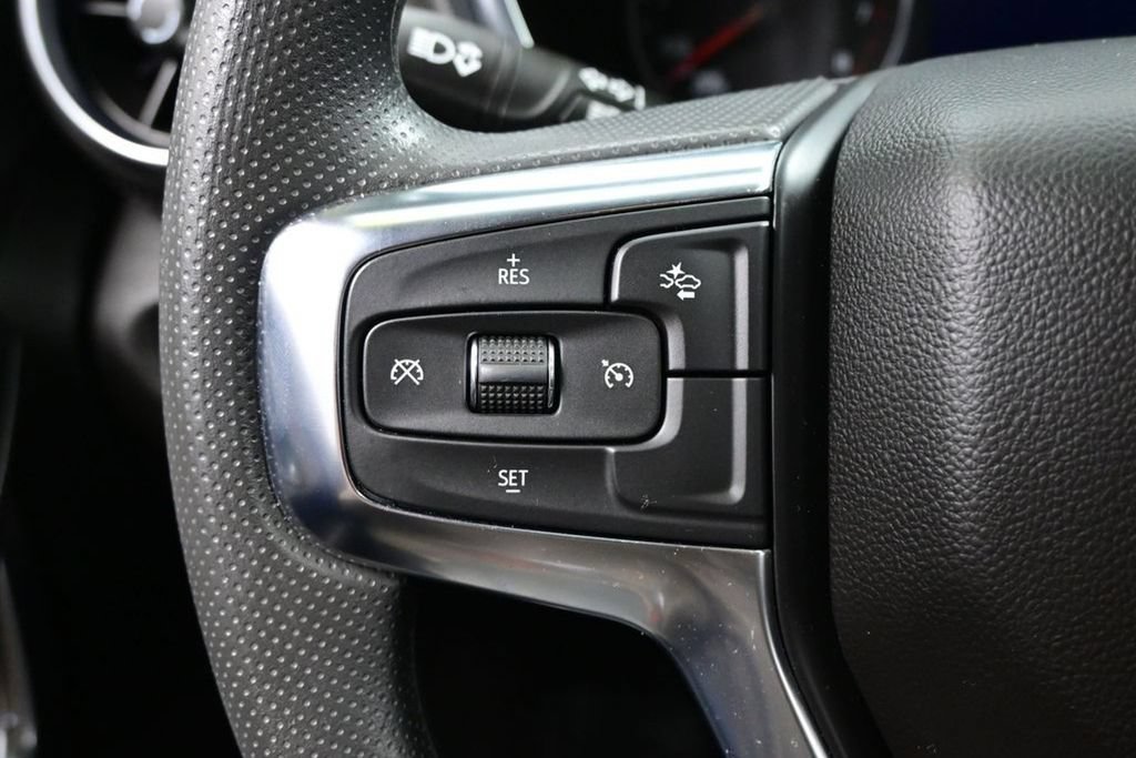 New 2025 Chevrolet Blazer LT w/ Convenience Package FWD image 17