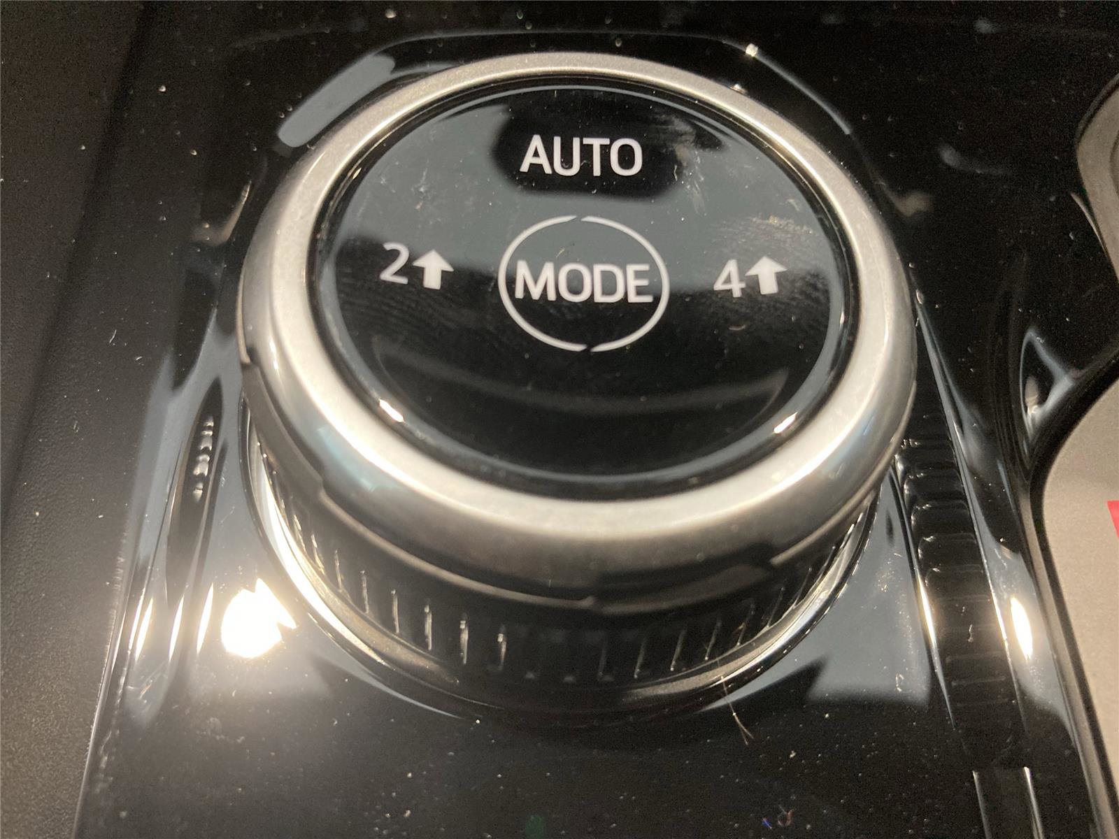 New 2026 GMC Canyon Elevation w/ Convenience Package image 16