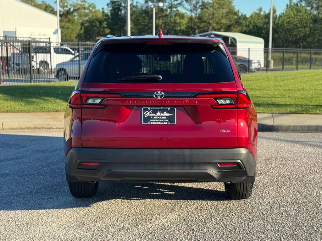 Used 2025 Toyota Grand Highlander FWD image 11