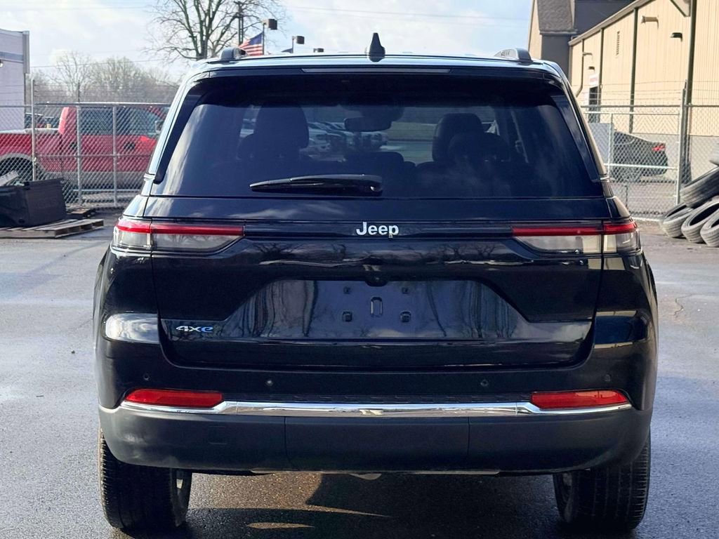 Used 2023 Jeep Grand Cherokee 4WD 4xe image 7