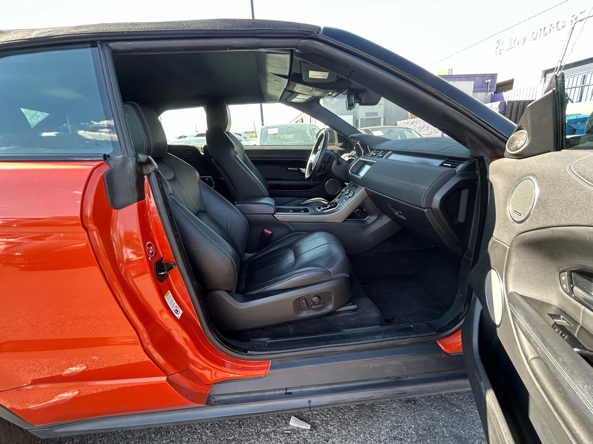 Used 2019 Land Rover Range Rover Evoque SE Dynamic image 11