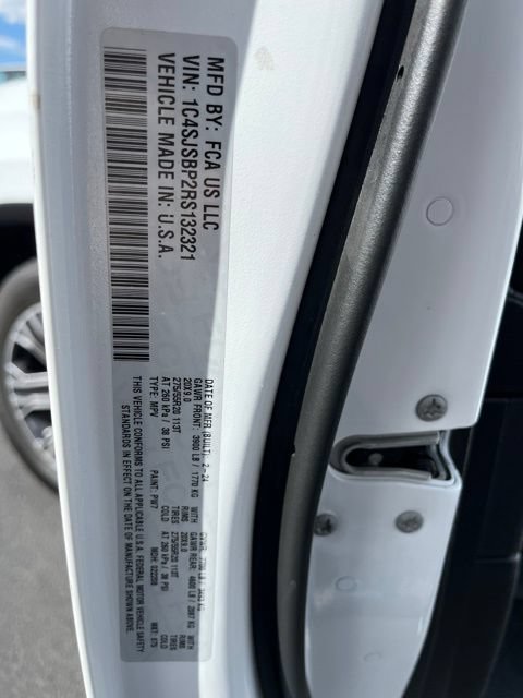 Used 2024 Jeep Wagoneer L Series II w/ Flexible Seating Group AWD/4WD image 19