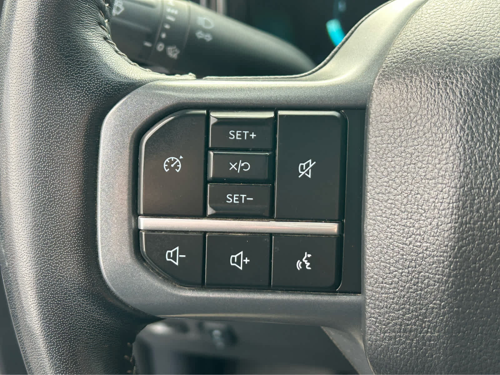 Used 2024 Ford F250 Lariat w/ Chrome Package image 30