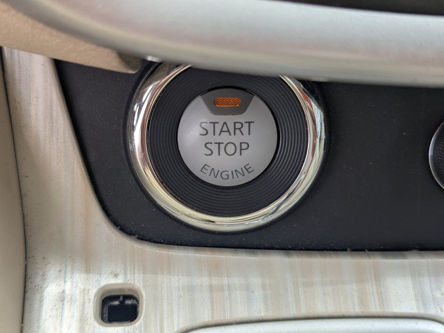 Used 2015 Nissan Murano Platinum w/ Platinum Technology Package AWD/4WD image 18