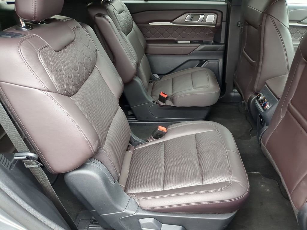 Used 2025 Ford Explorer Platinum w/ LUX Leather Package image 31