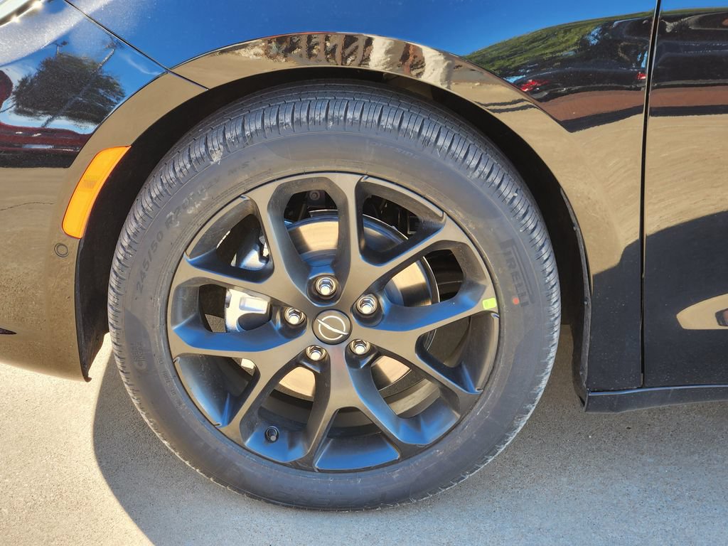New 2026 Chrysler Pacifica Limited w/ S Appearance Package FWD image 7