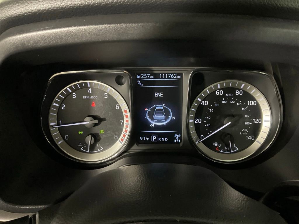 Used 2017 Nissan Titan SV AWD/4WD image 25