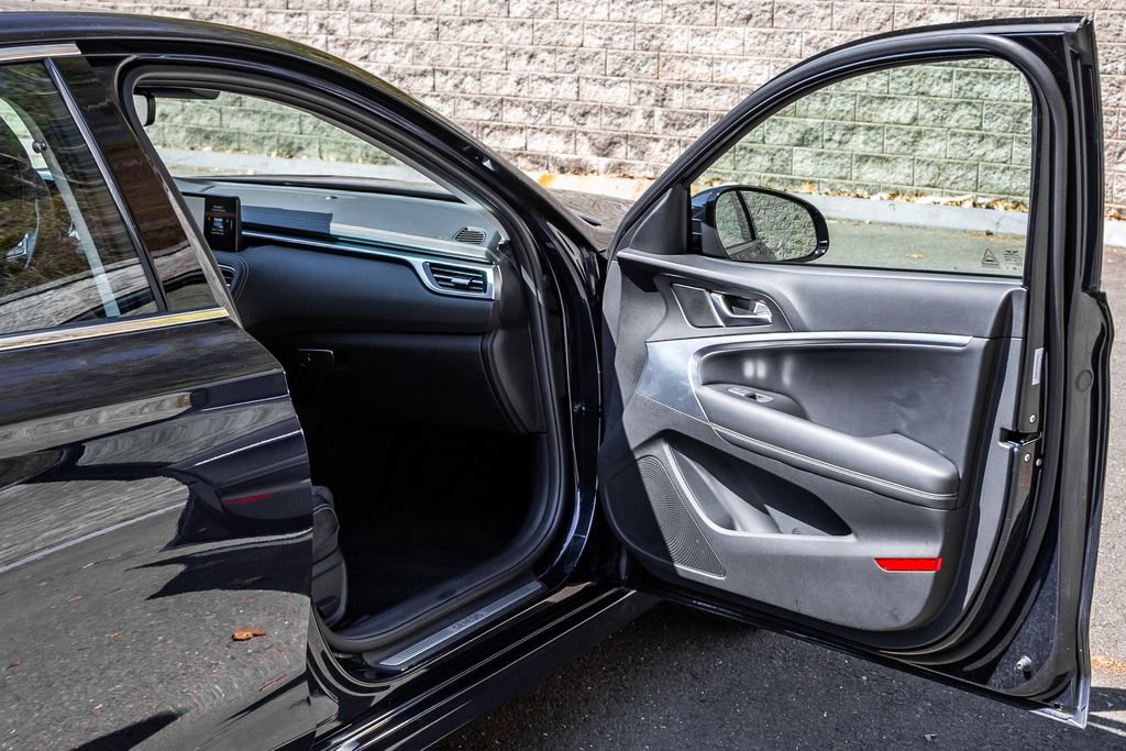 Used 2026 Genesis G70 2.5T image 14