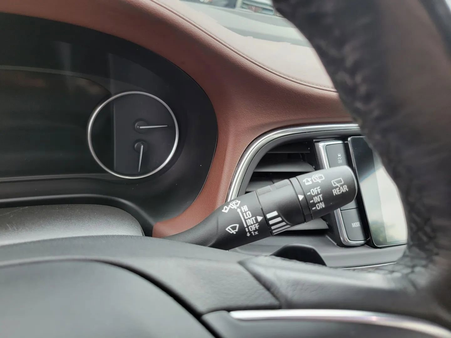 Used 2021 Buick Enclave Avenir w/ Avenir Technology Package image 32