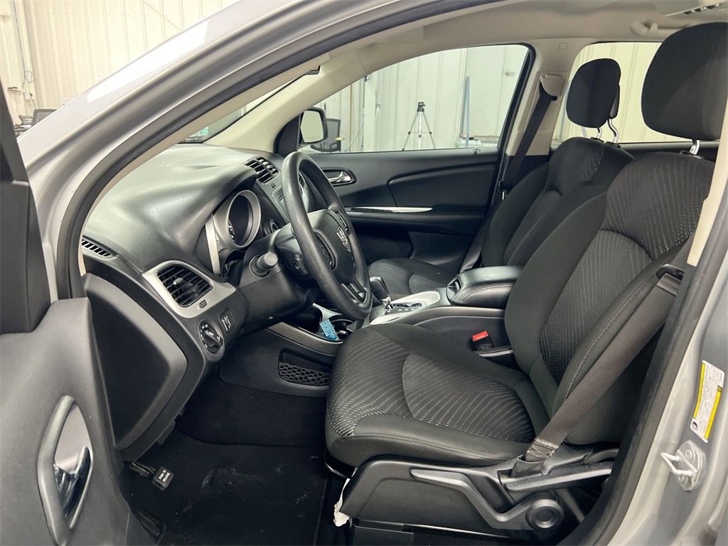 Used 2019 Dodge Journey SE image 19