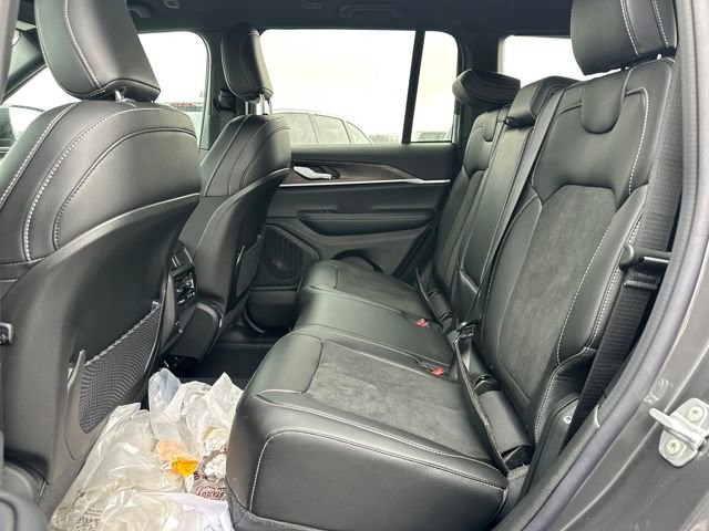 New 2026 Jeep Grand Cherokee Laredo image 12