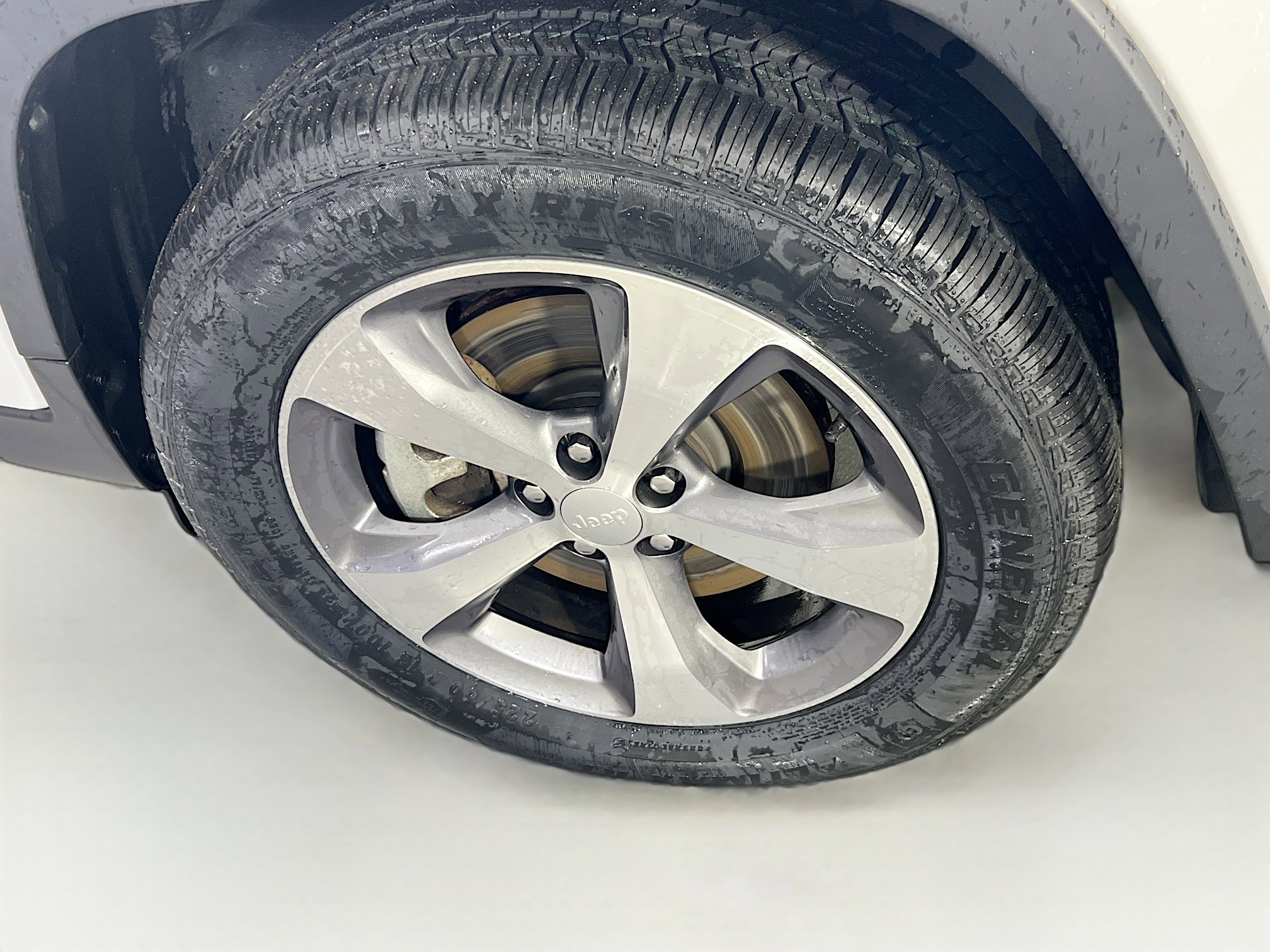 Used 2022 Jeep Cherokee Limited AWD/4WD image 30