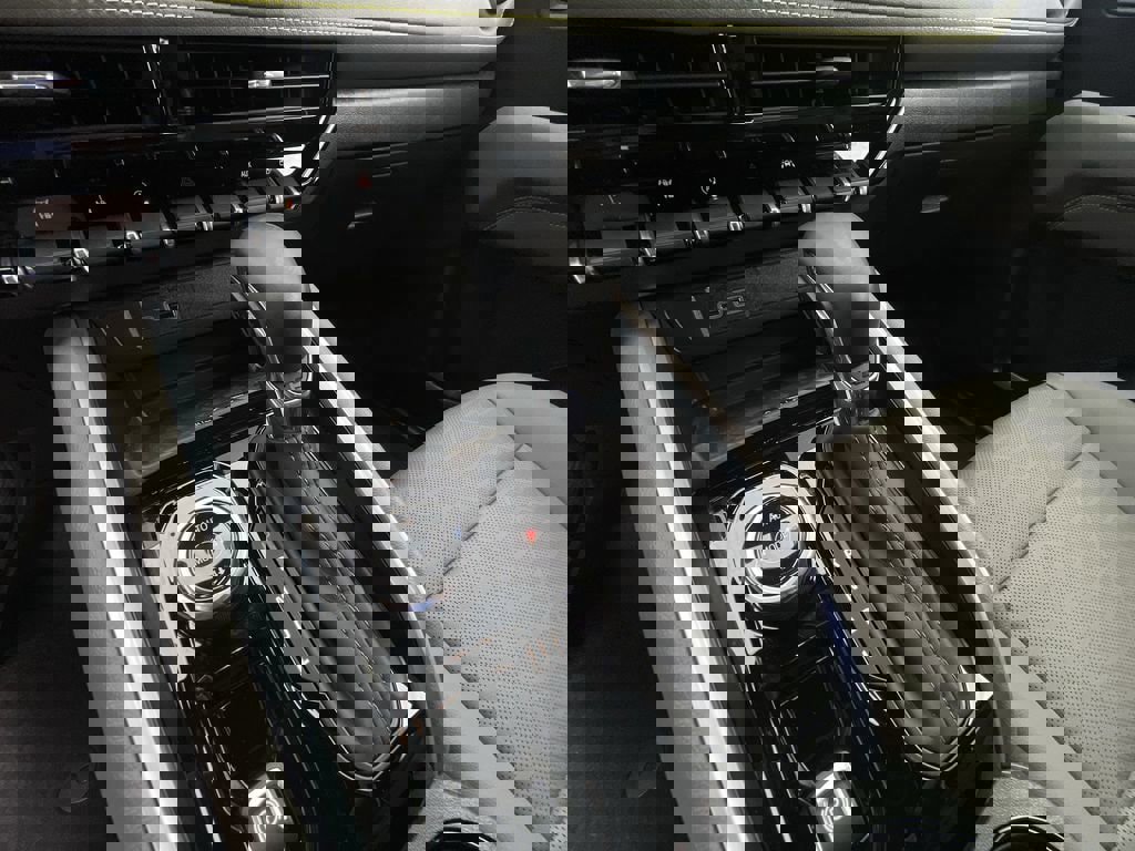 Used 2026 Chevrolet Colorado ZR2 w/ Technology Package image 15