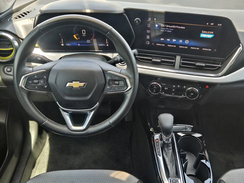 Used 2024 Chevrolet Trax LT w/ Driver Confidence Package FWD image 25