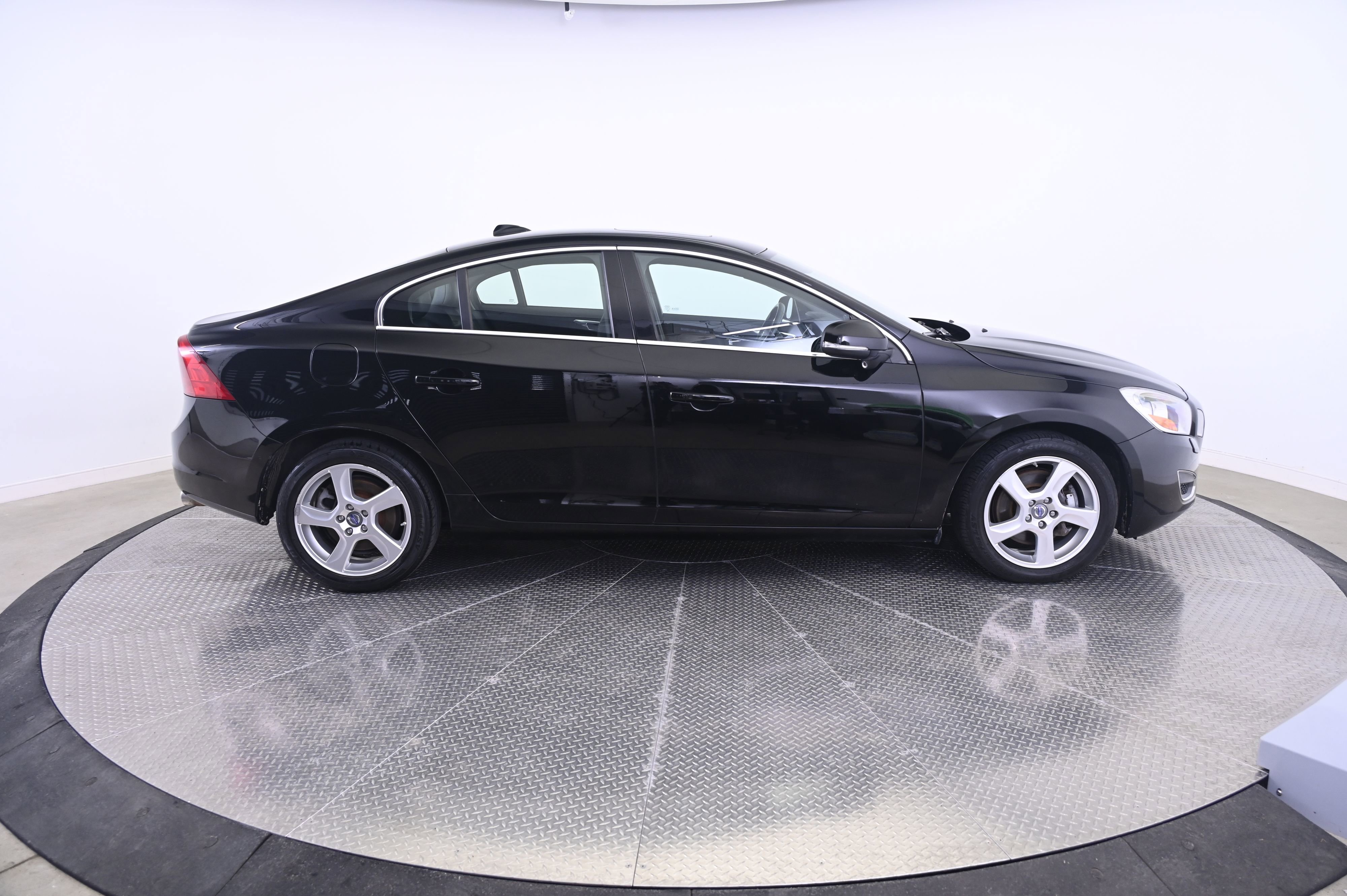Used 2013 Volvo S60 T5 image 8