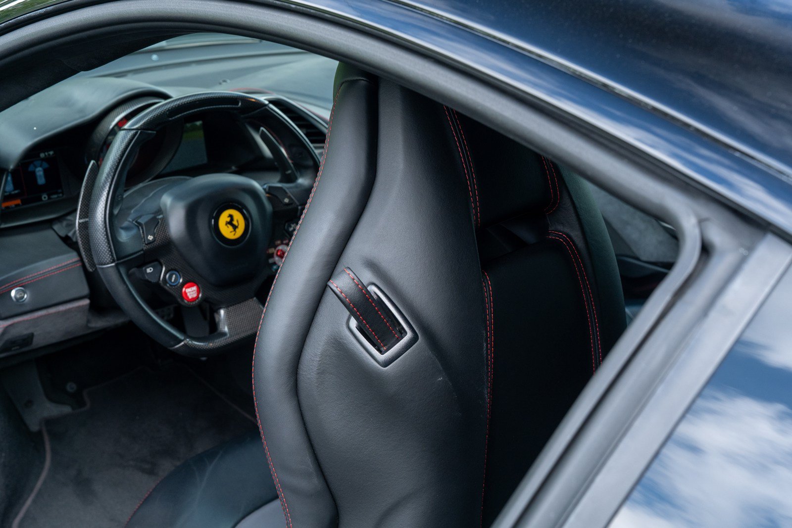 Used 2018 Ferrari 488 GTB RWD image 47