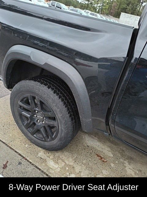 Used 2023 Chevrolet Colorado Trail Boss w/ Technology Package image 13