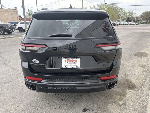 Used 2024 Jeep Grand Cherokee L Summit w/ High Altitude Package AWD/4WD image 7