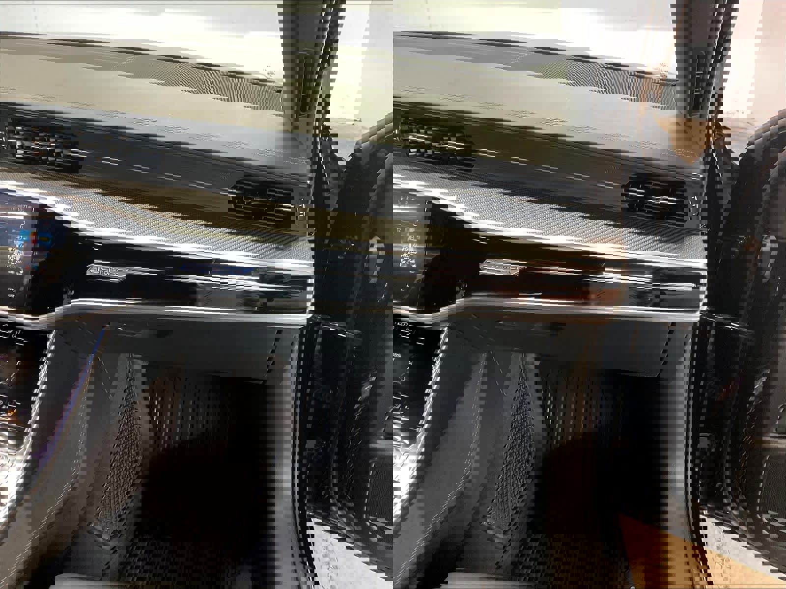 Used 2022 Audi RS 6 w/ Executive Package image 17