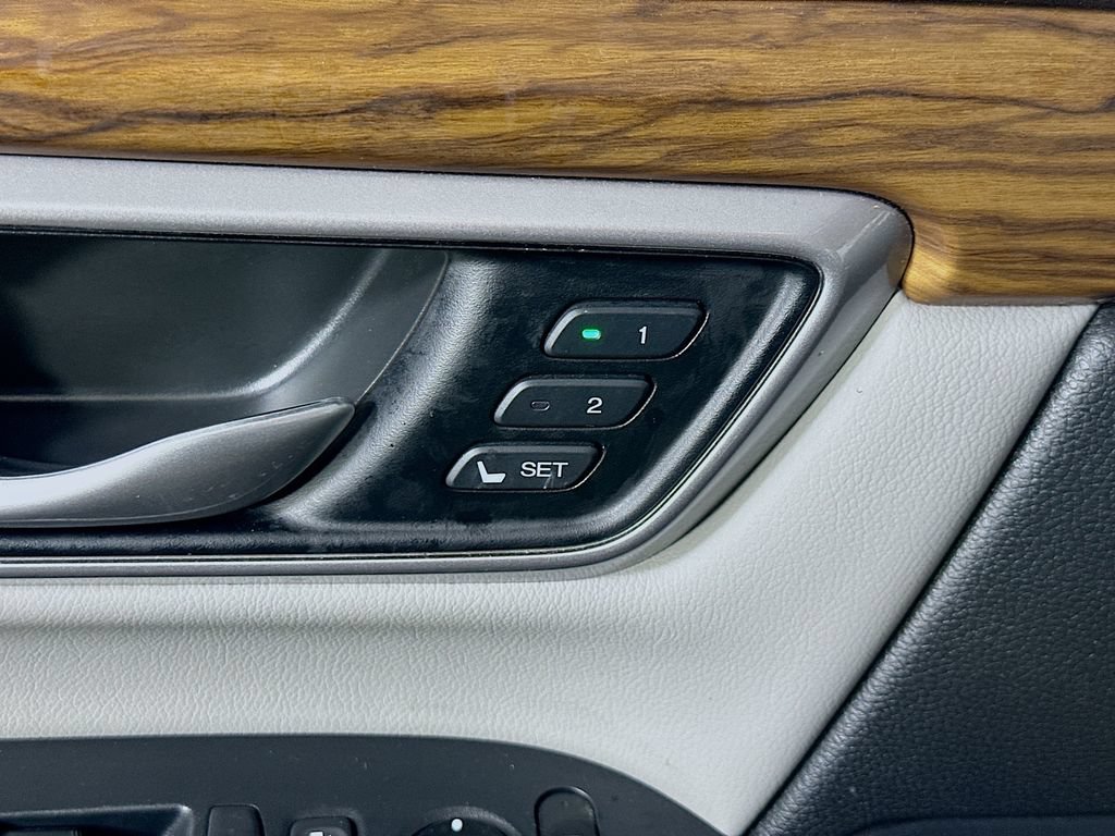 Used 2020 Honda CR-V Touring image 21