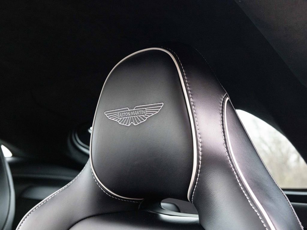 Used 2025 Aston Martin V8 Vantage Coupe image 26