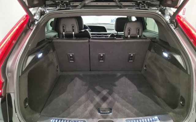 Used 2024 Cadillac XT4 Premium Luxury image 16
