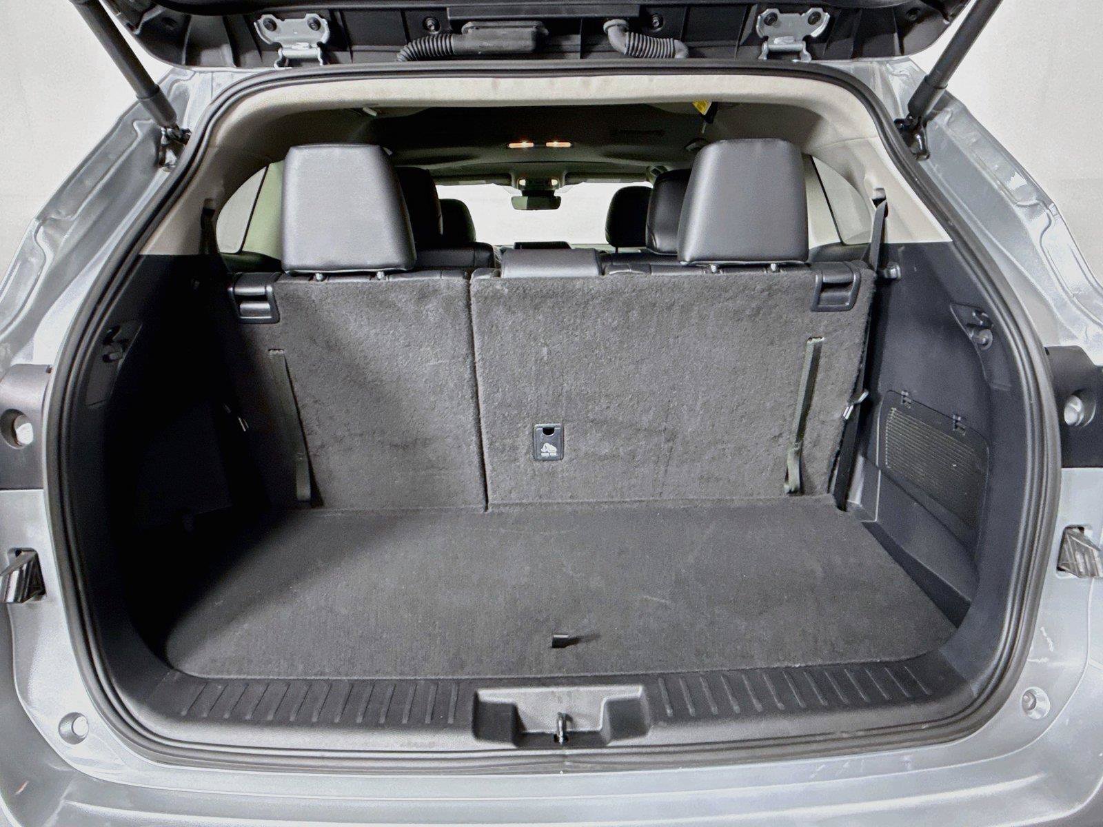 Certified 2025 Toyota Highlander XLE FWD image 41