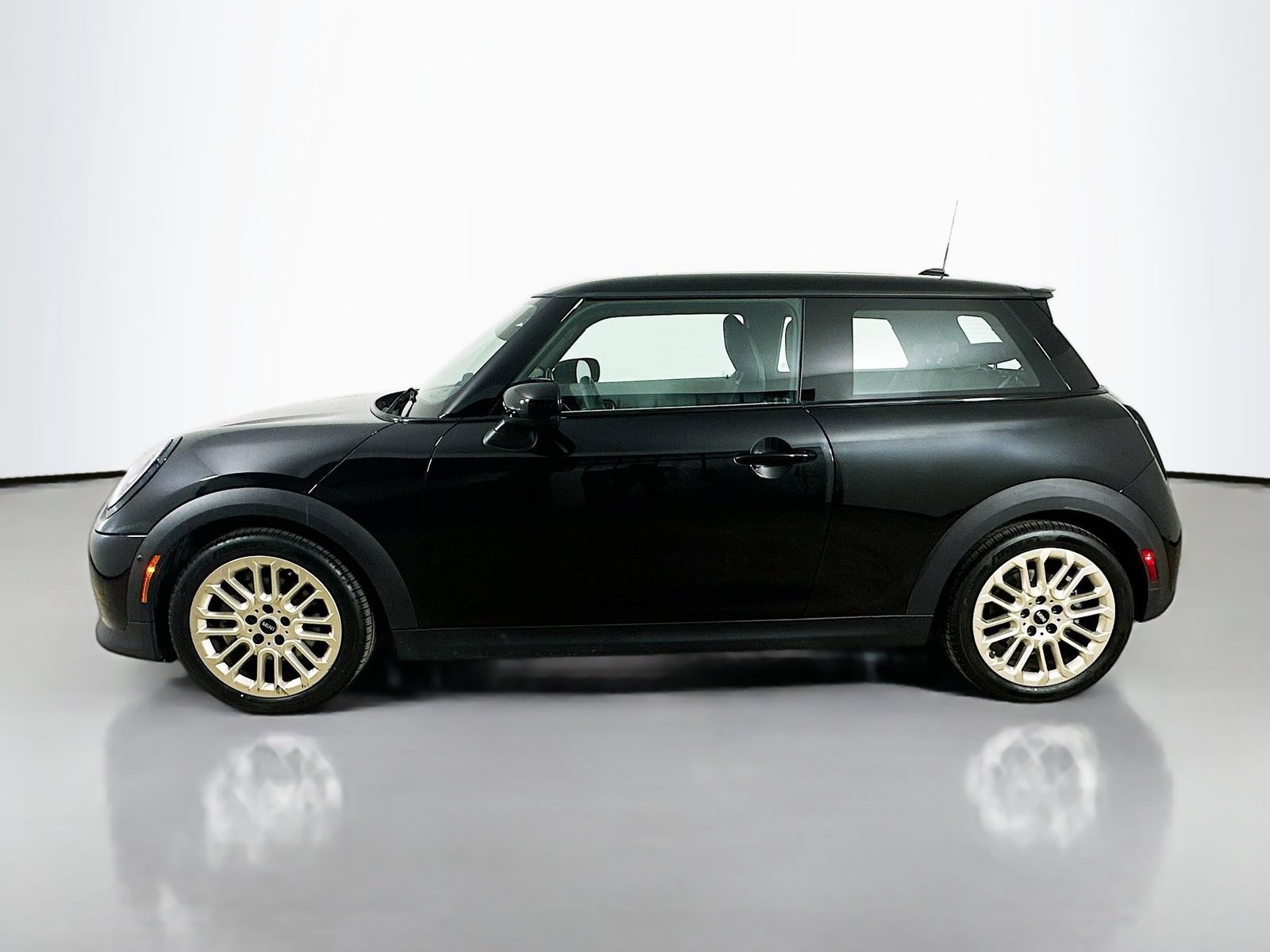 Used 2025 MINI Cooper S FWD image 8
