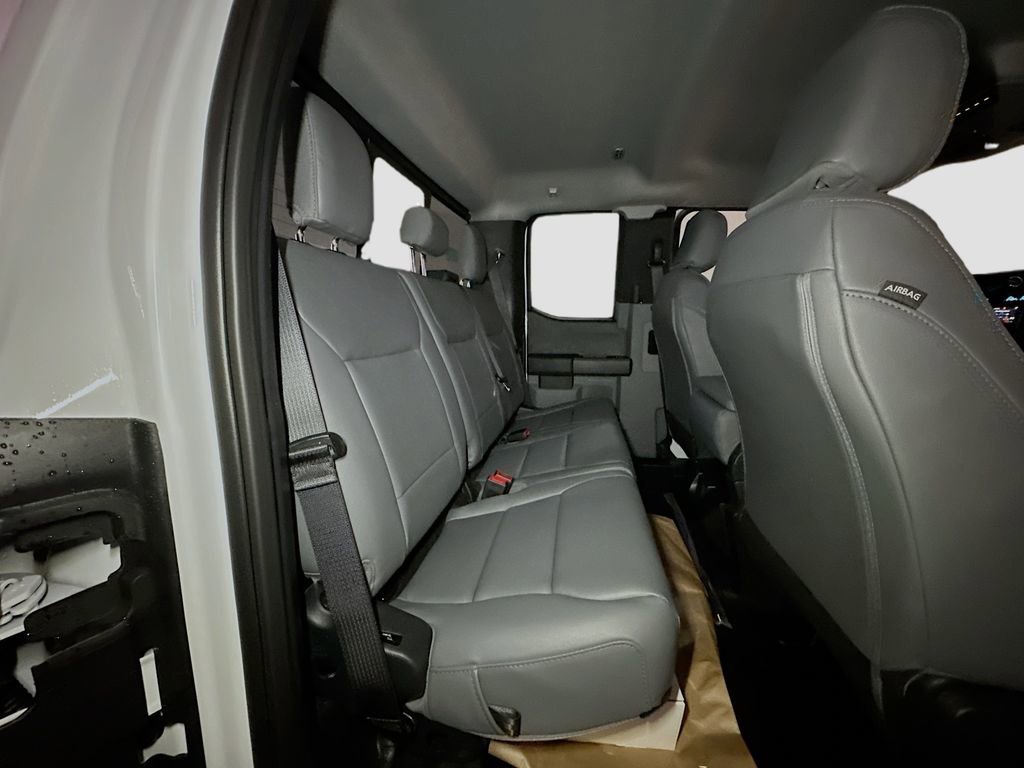 New 2026 Ford F550 4x4 Supercab Super Duty image 26